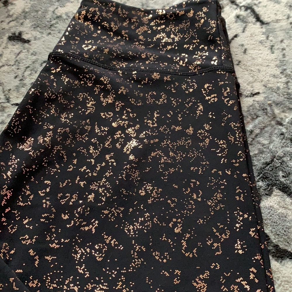 Zyia Women's Black Rose Gold Metallic Fleck Leggings - Picture 2 of 5